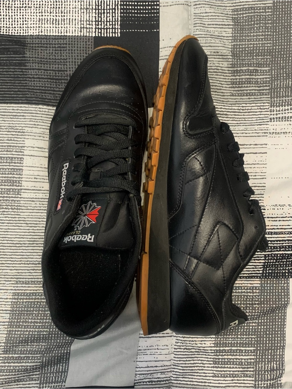 Reebok Classic Leather Trainers - Black / Gum Sole - Men's Size 10
